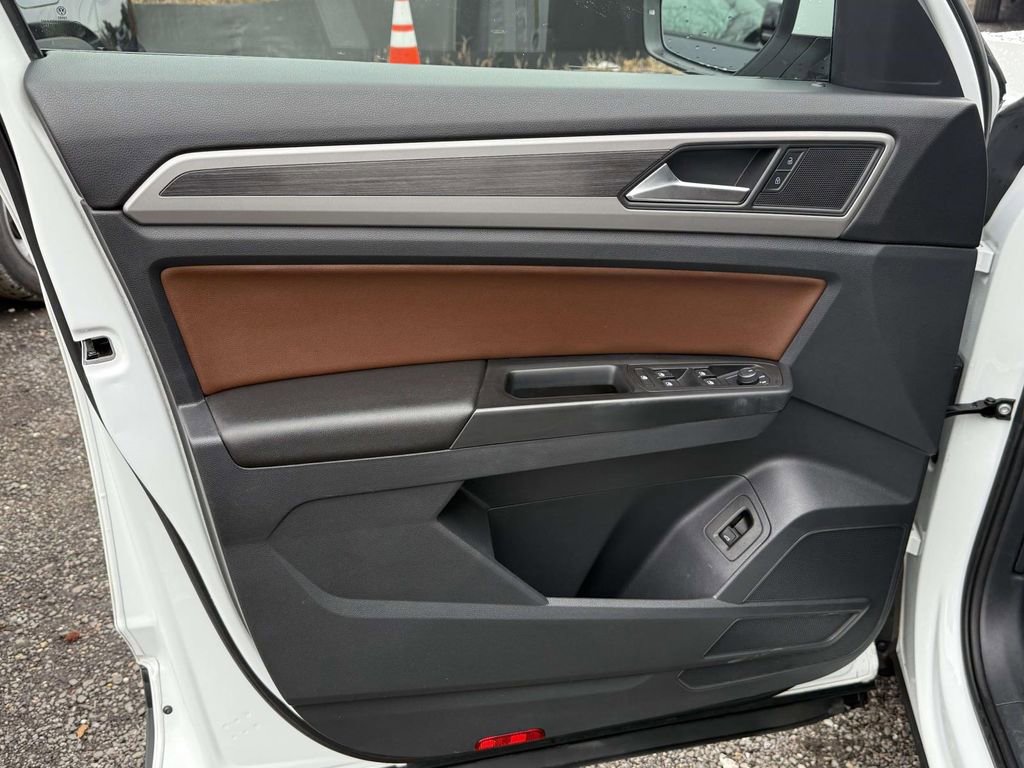 Used 2021 Volkswagen Atlas SEL image 15