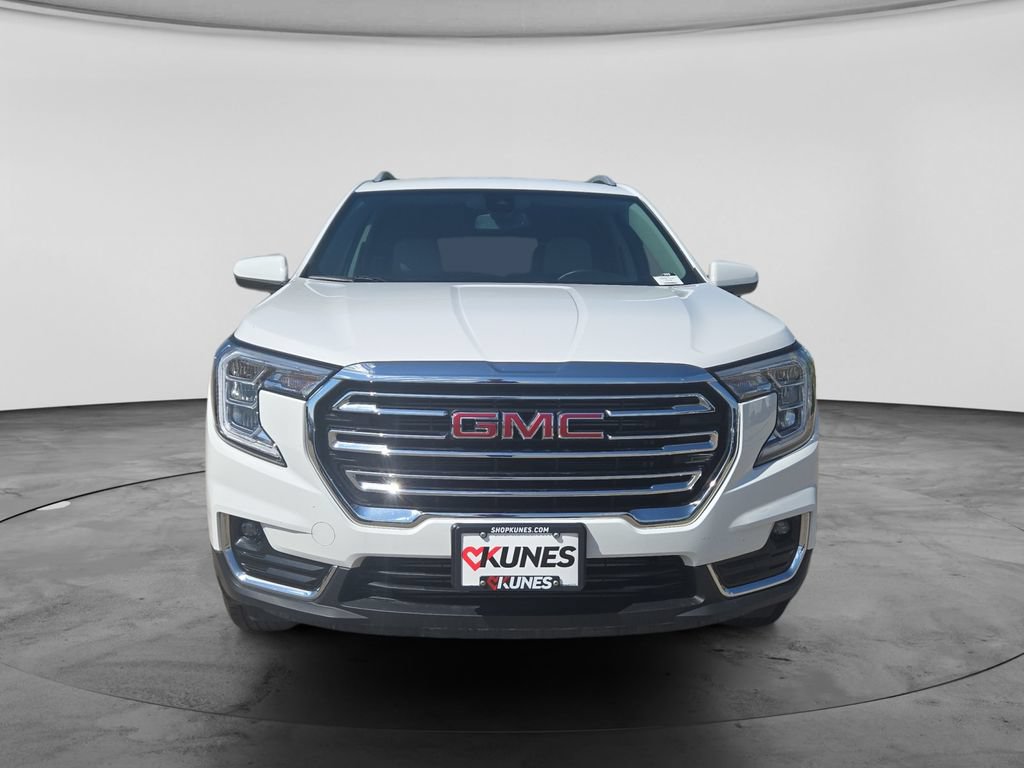 Used 2024 GMC Terrain SLT AWD/4WD image 4