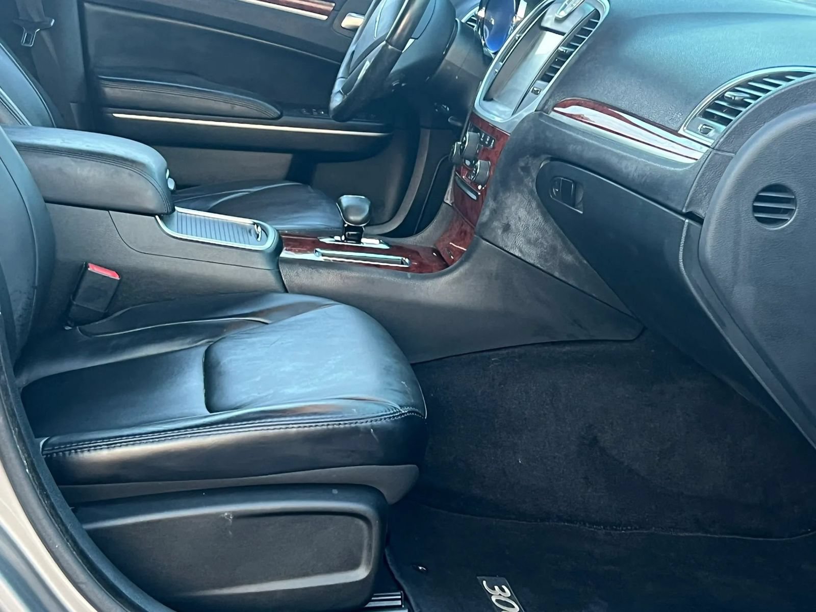 Used 2014 Chrysler 300 Uptown Edition RWD image 4