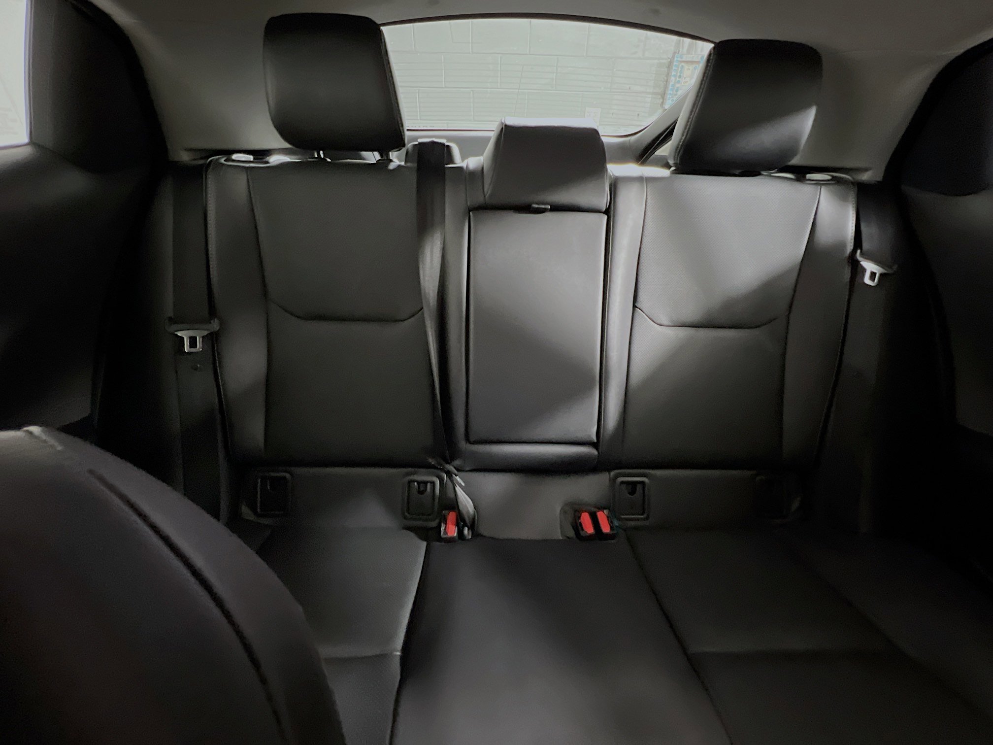 Used 2025 Toyota Prius XLE FWD image 33