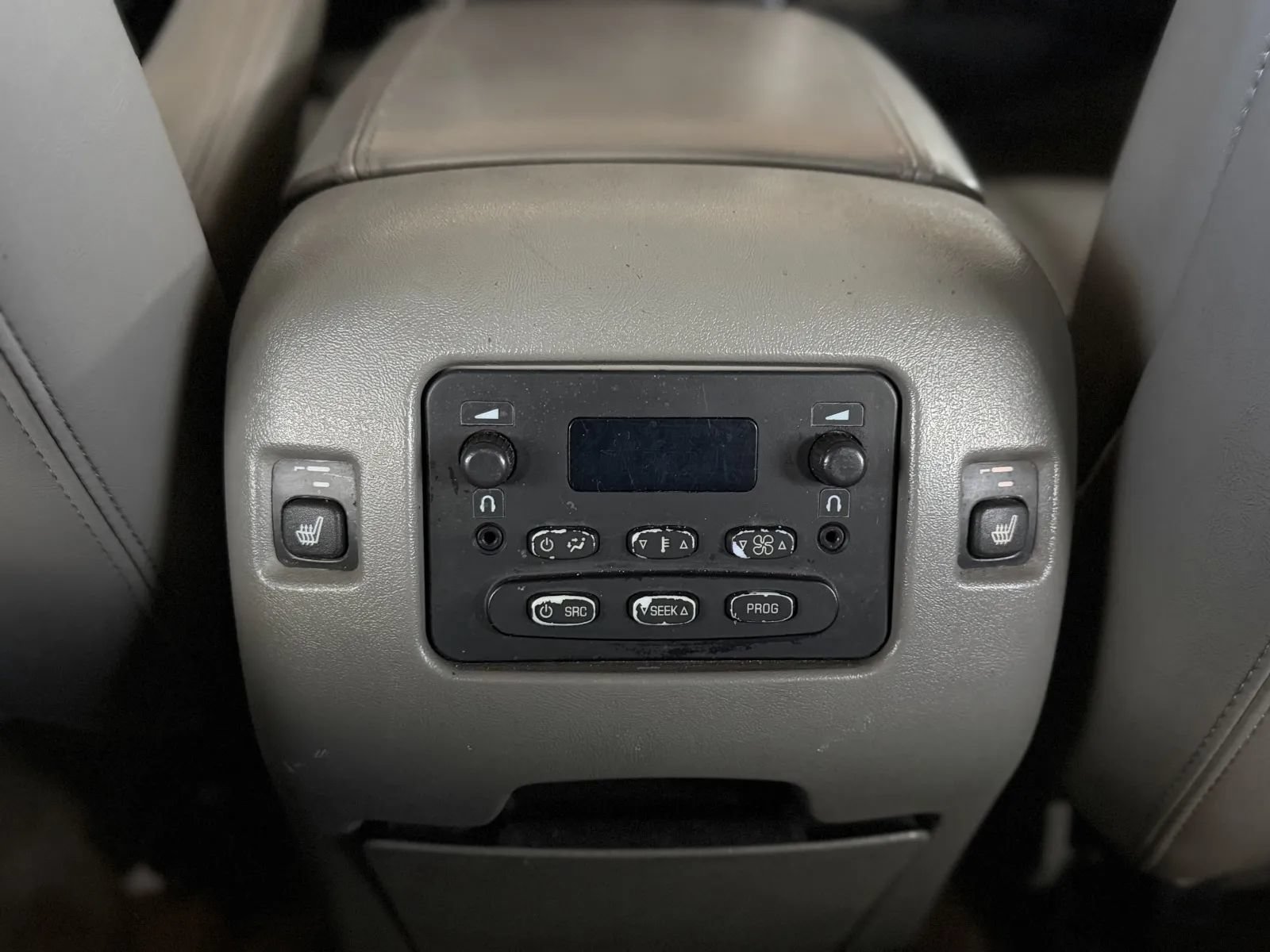 Used 2005 GMC Yukon XL Denali AWD/4WD image 32
