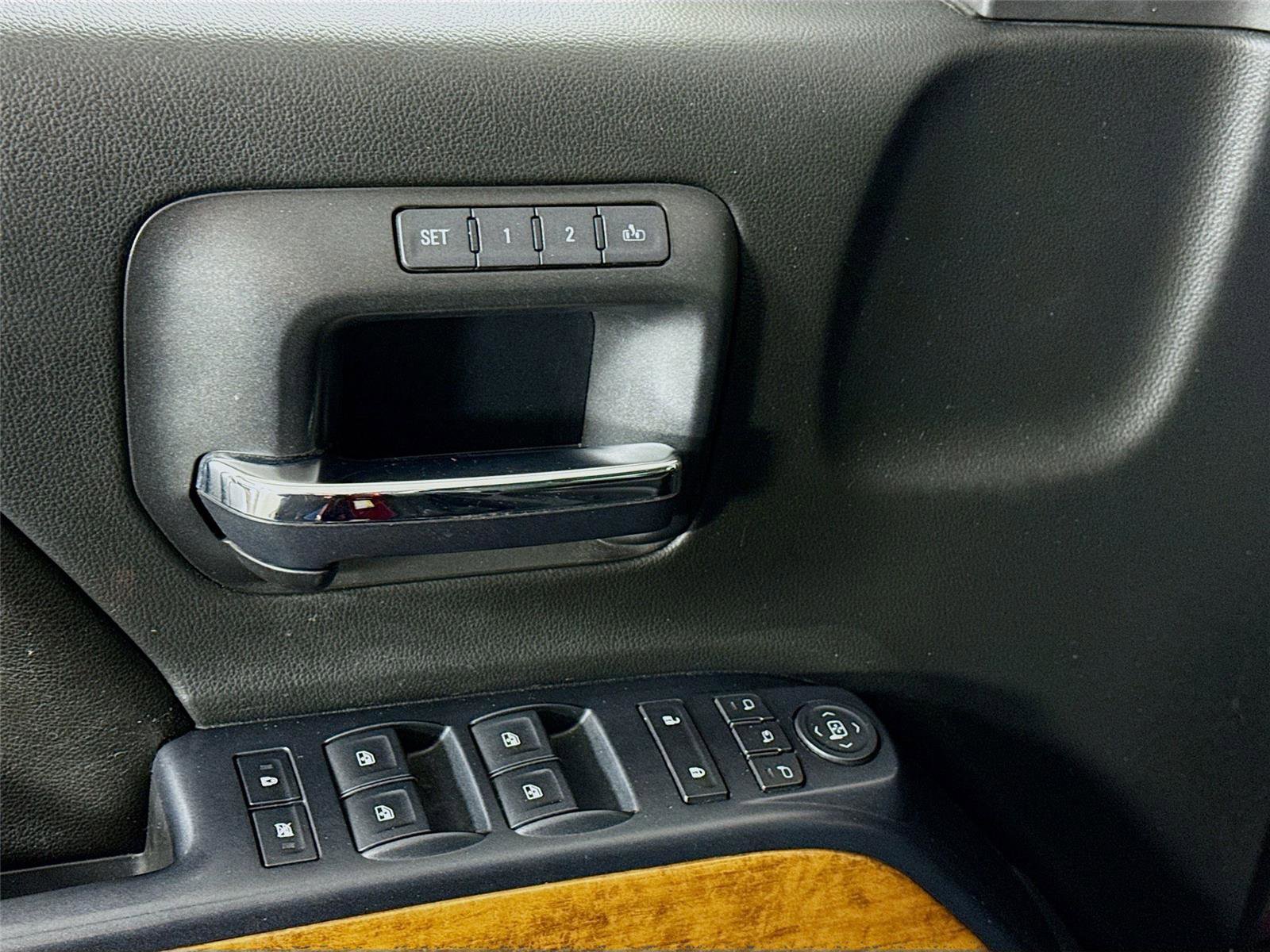 Used 2017 Chevrolet Silverado 1500 High Country image 12