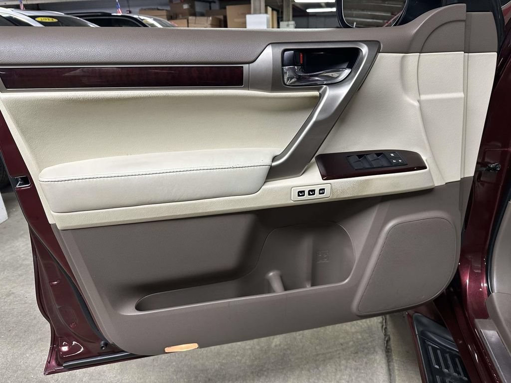 Used 2019 Lexus GX 460 Premium w/ Premium Package AWD/4WD image 18