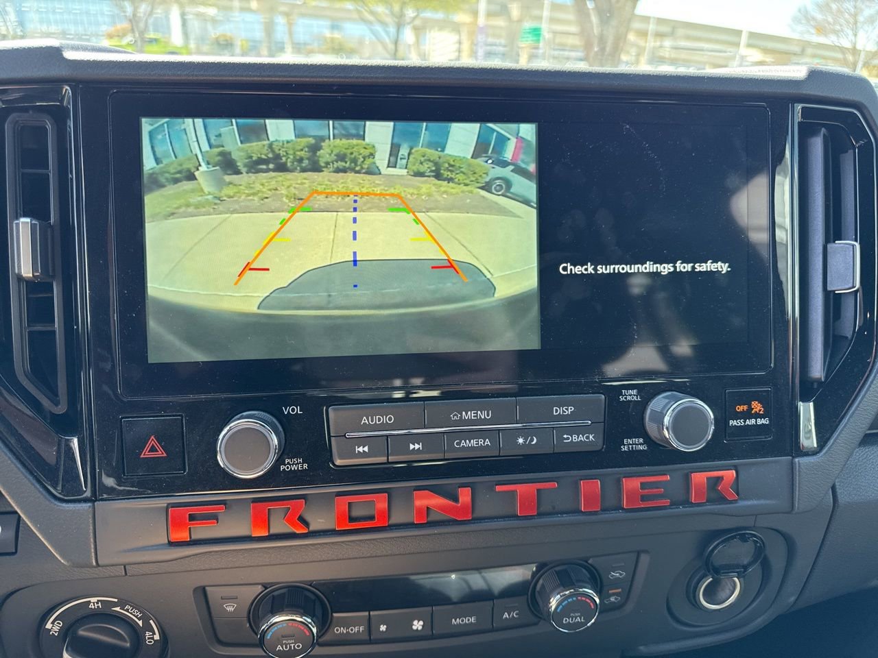 Certified 2025 Nissan Frontier PRO-4X w/ Tow Package image 11