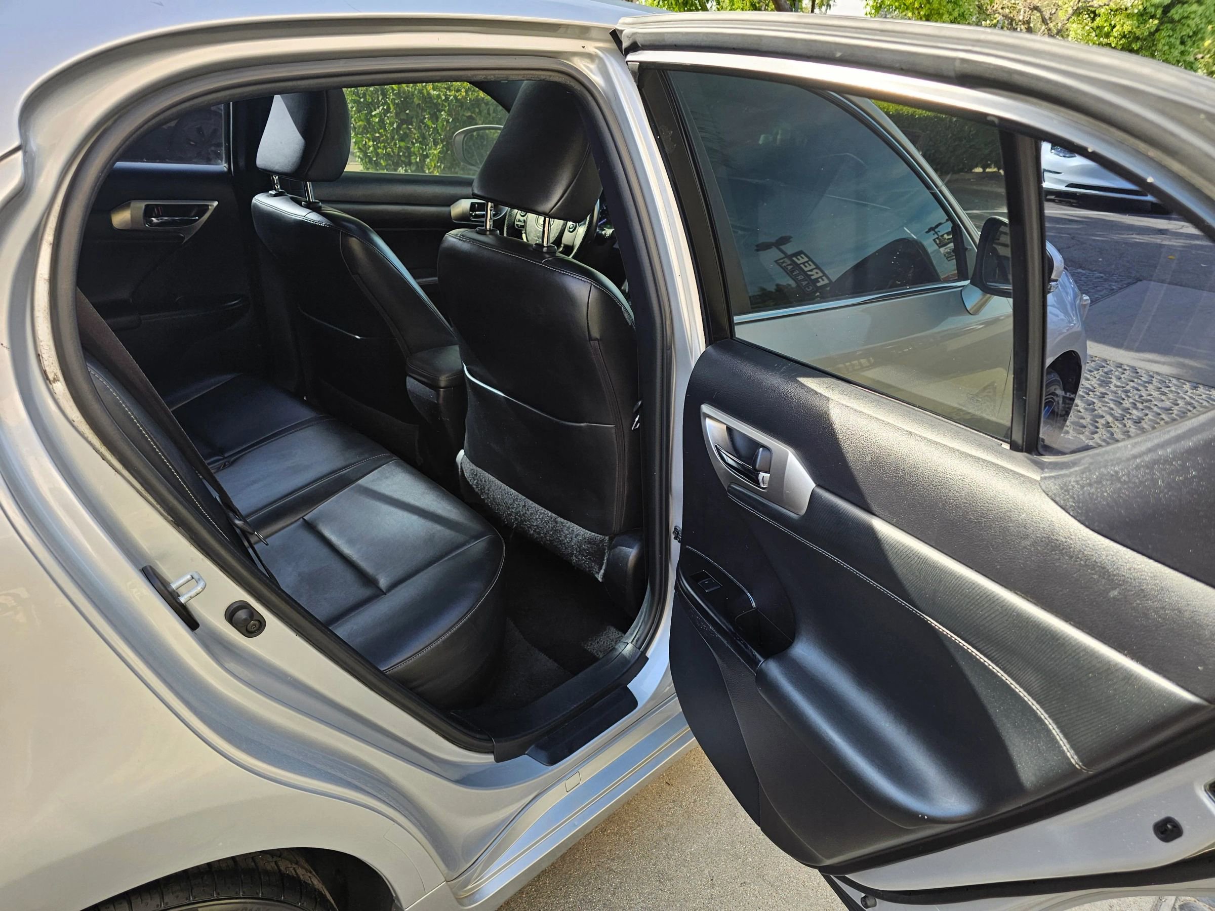 Used 2015 Lexus CT 200h w/ Navigation Package image 22