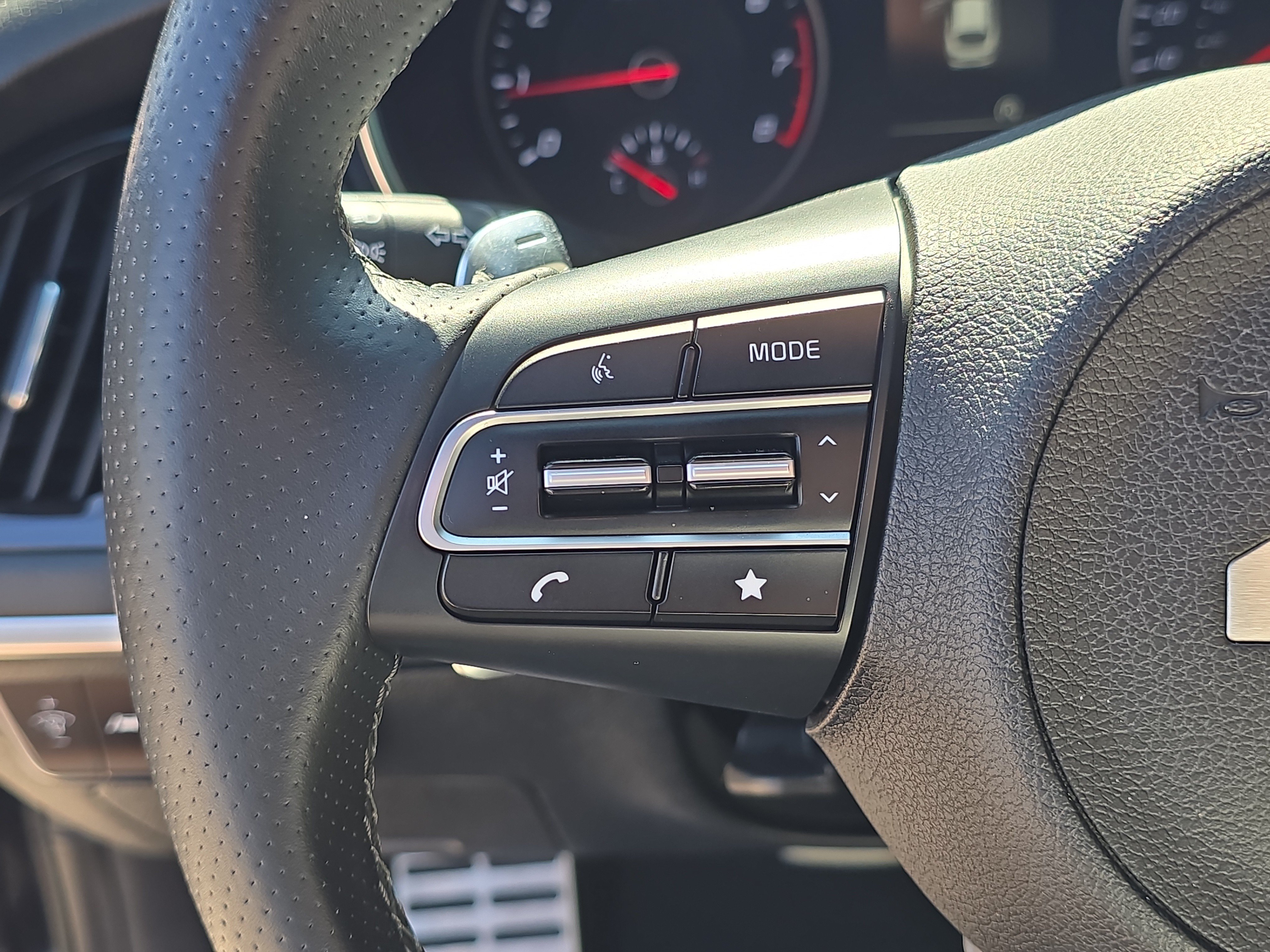 Certified 2022 Kia Stinger GT-Line RWD image 29