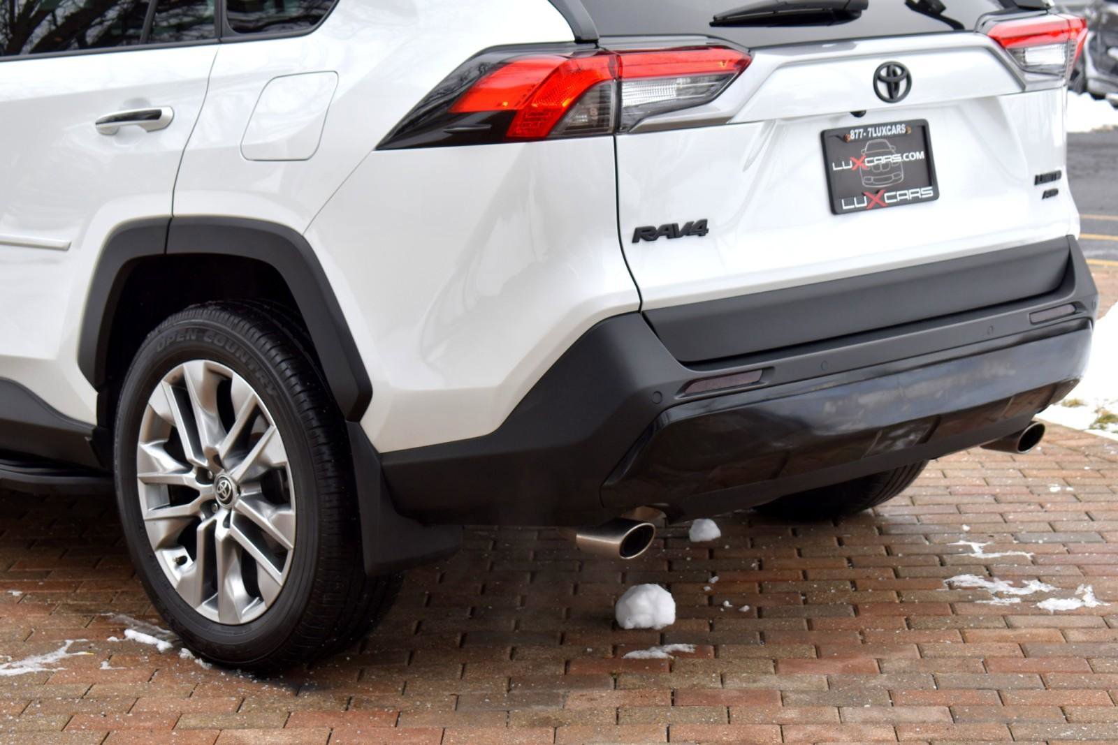 Used 2023 Toyota RAV4 Limited image 9