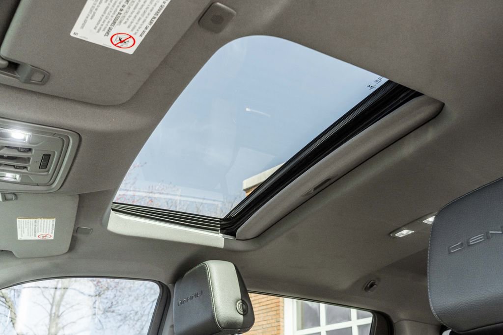 Used 2023 GMC Sierra 3500 Denali w/ Denali Ultimate Package image 13