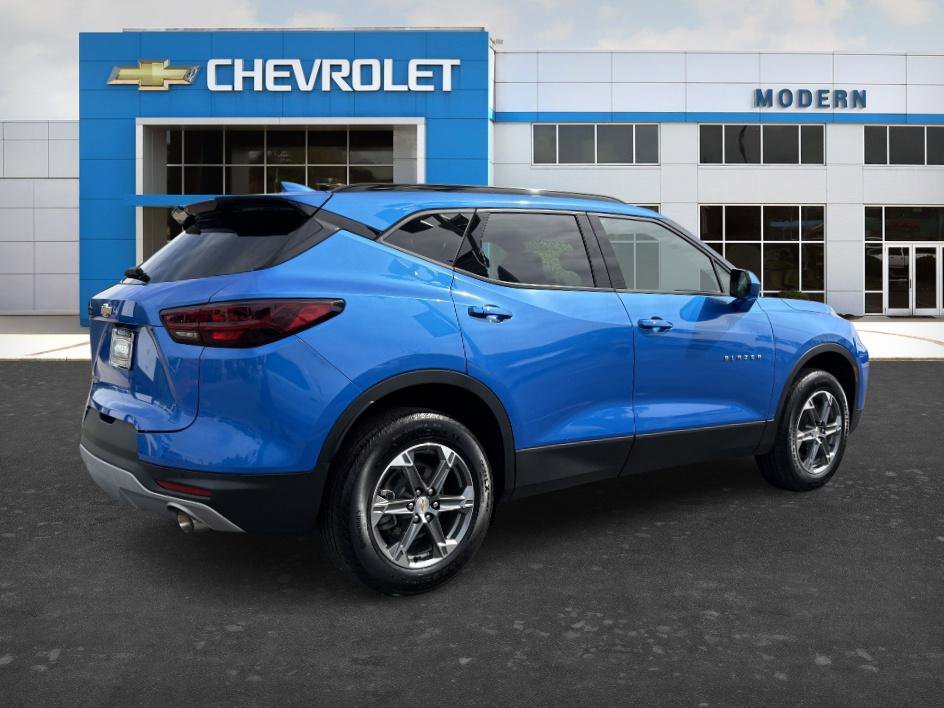 Used 2024 Chevrolet Blazer LT w/ Convenience Package FWD image 5