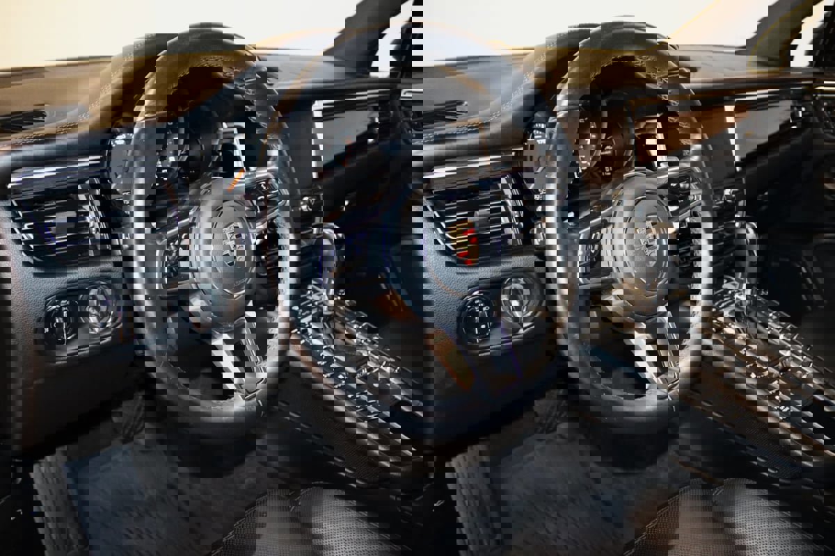 Used 2020 Porsche Macan image 45