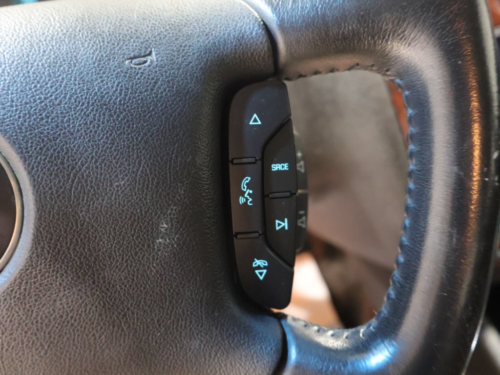 Used 2011 Chevrolet Impala LT w/ Luxury Edition Package FWD image 31