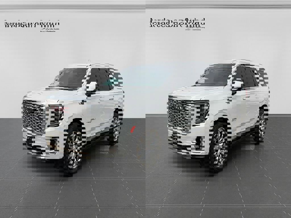 Used 2023 GMC Yukon Denali w/ Advanced Technology Package image 3