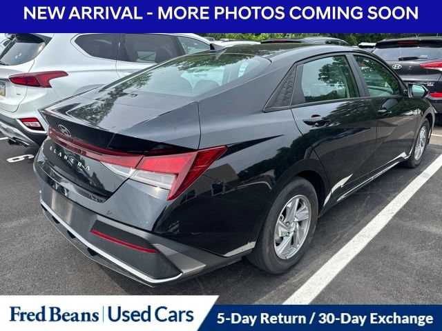 Used 2024 Hyundai Elantra SE FWD image 3