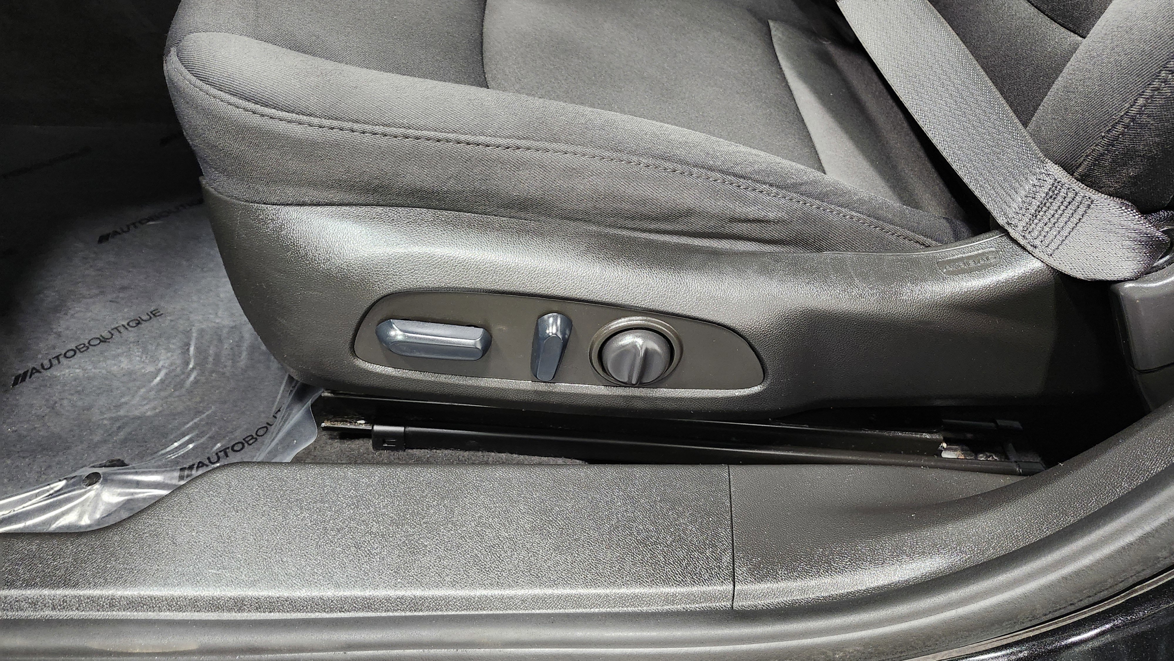 Used 2022 Chevrolet Malibu LT image 26