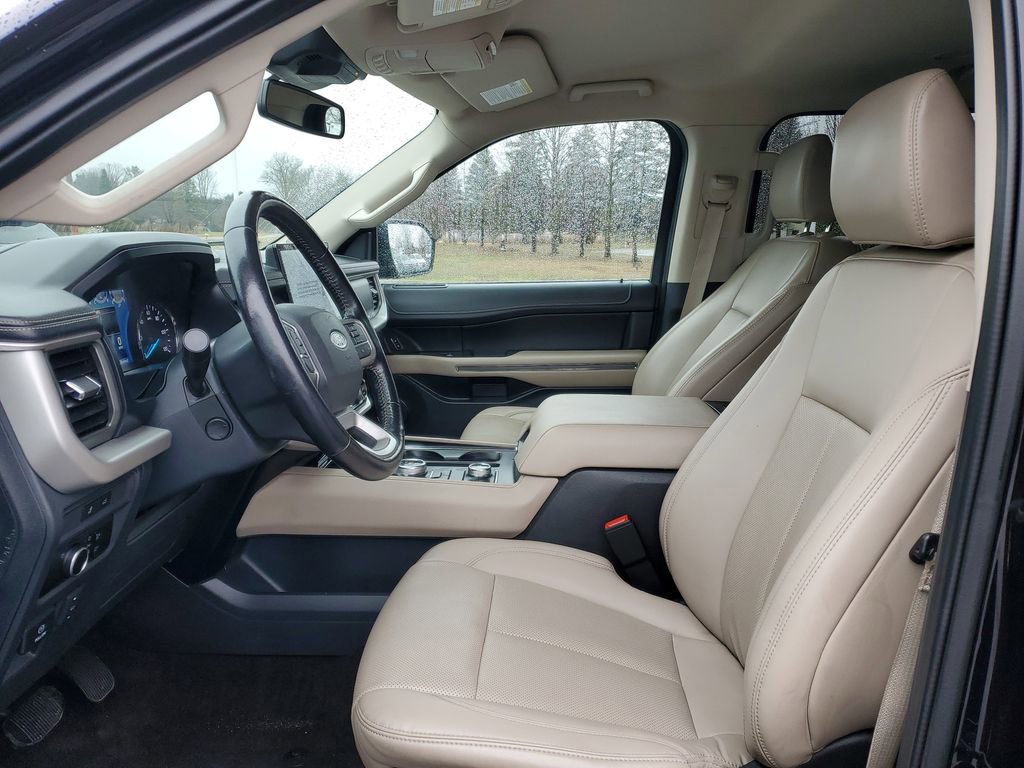 Used 2023 Ford Expedition Max XLT image 8