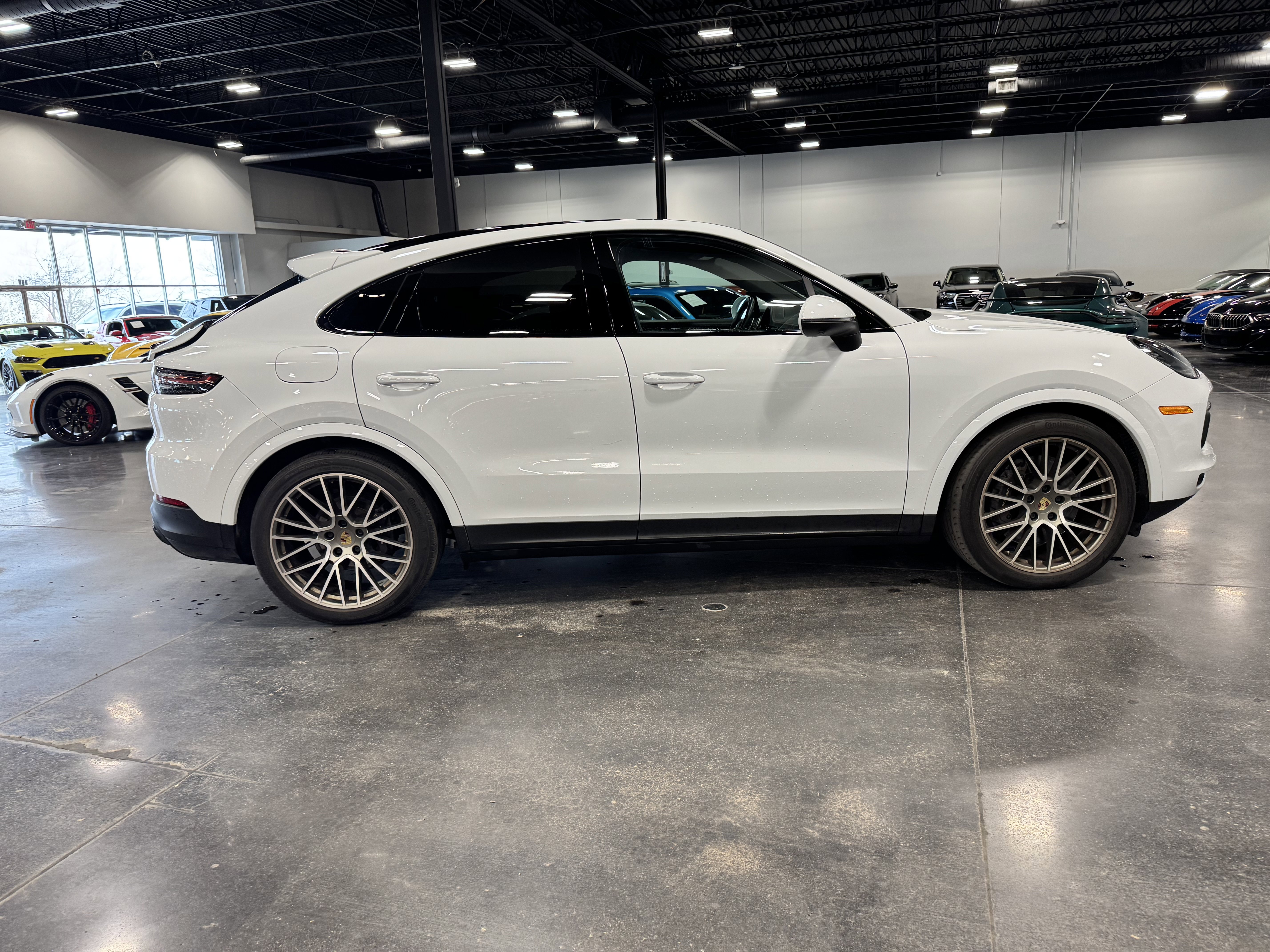 Used 2022 Porsche Cayenne Coupe image 2