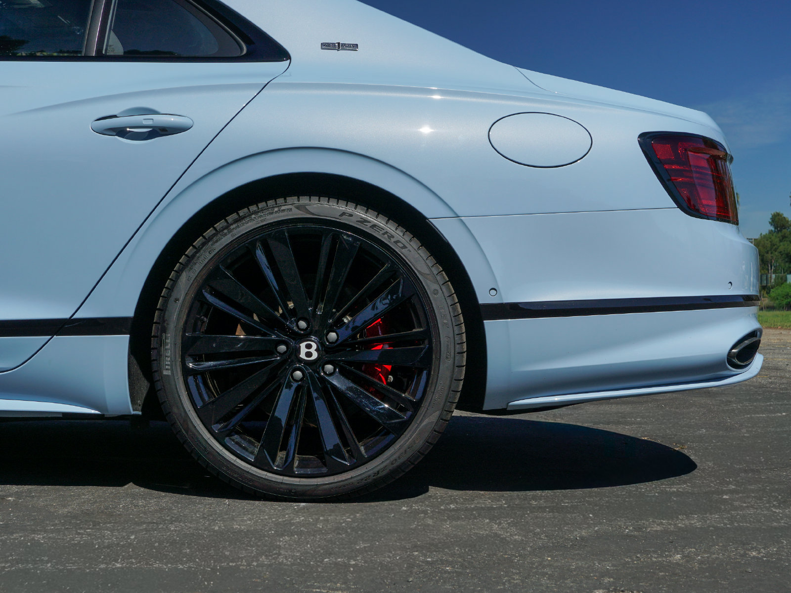 New 2025 Bentley Flying Spur Plug-In Hybrid AWD/4WD image 4