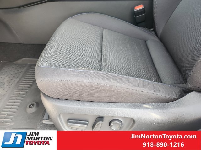 Used 2026 Toyota RAV4 SE AWD/4WD image 24