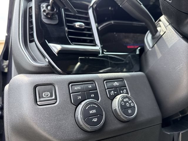 Used 2022 Chevrolet Silverado 1500 LT Trail Boss w/ LPO, Dark Essentials Package AWD/4WD image 31