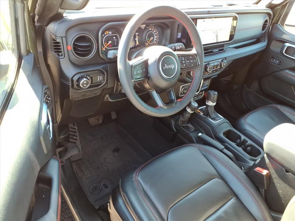 Used 2024 Jeep Gladiator Rubicon image 16