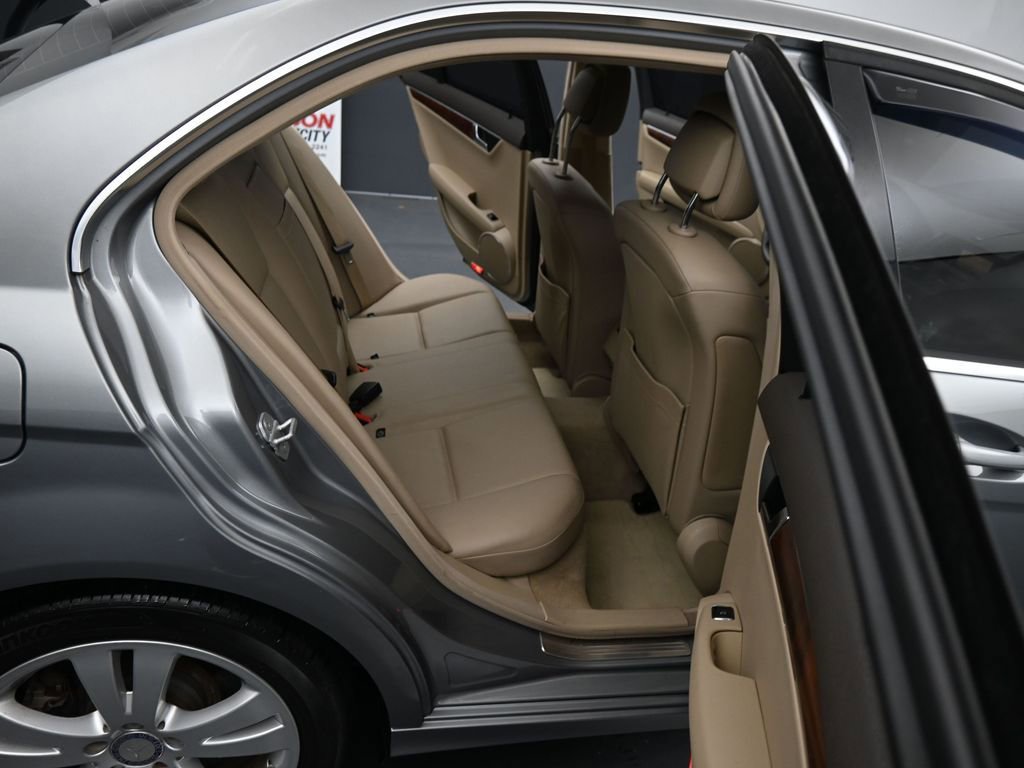 Used 2010 Mercedes-Benz C 300 Sedan image 22
