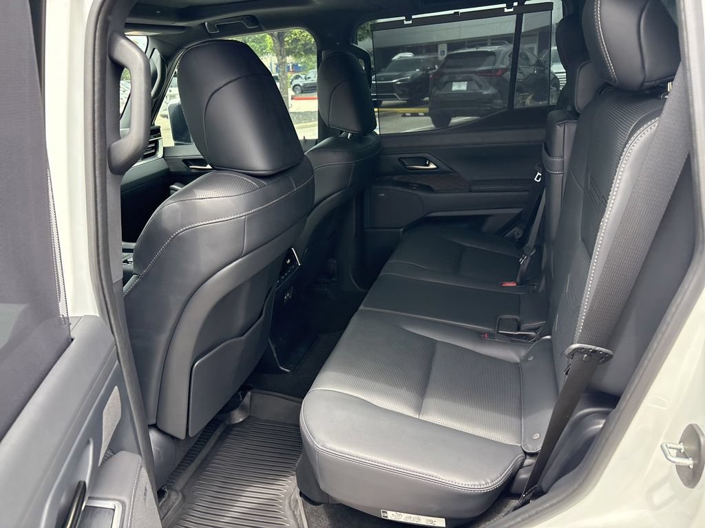 Used 2024 Lexus GX 550 w/ Accessory Package (Z1) AWD/4WD image 20