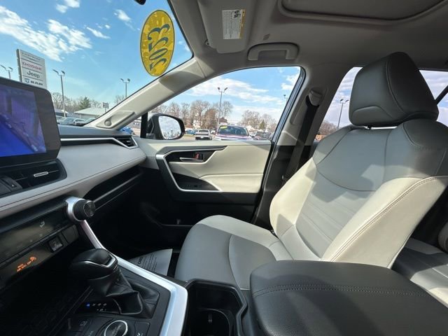 Used 2023 Toyota RAV4 XLE Premium image 52
