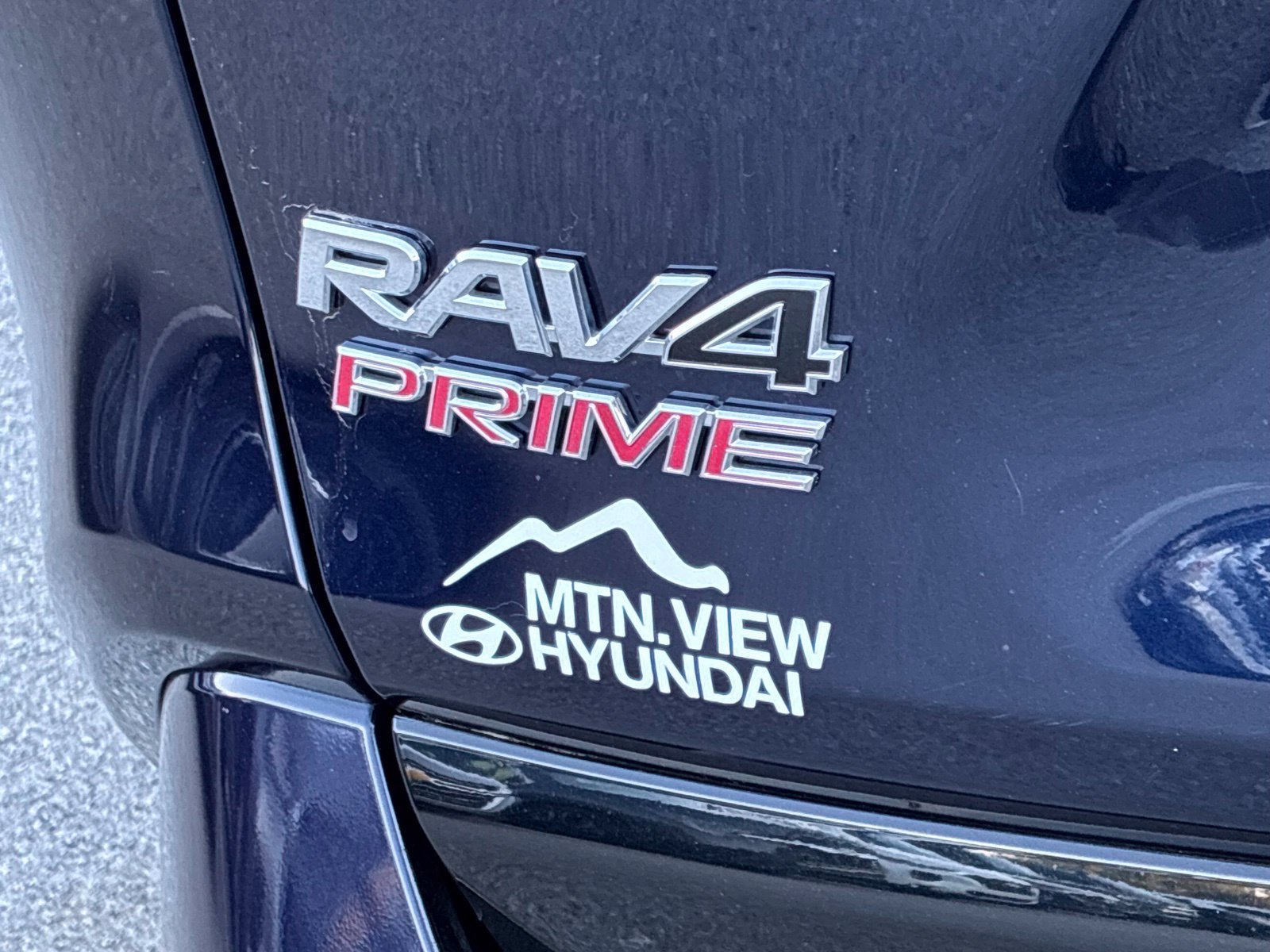 Used 2024 Toyota RAV4 SE w/ Weather & Moonroof Package AWD/4WD image 9