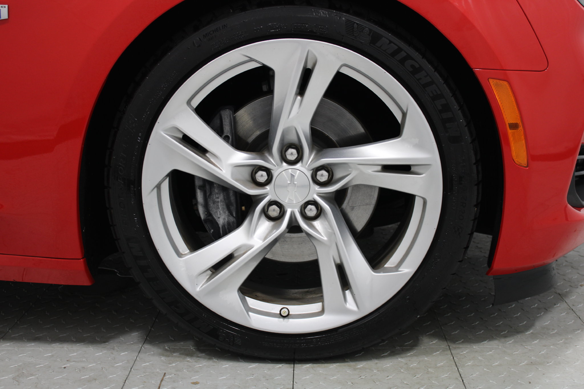 Used 2019 Chevrolet Camaro SS RWD image 5