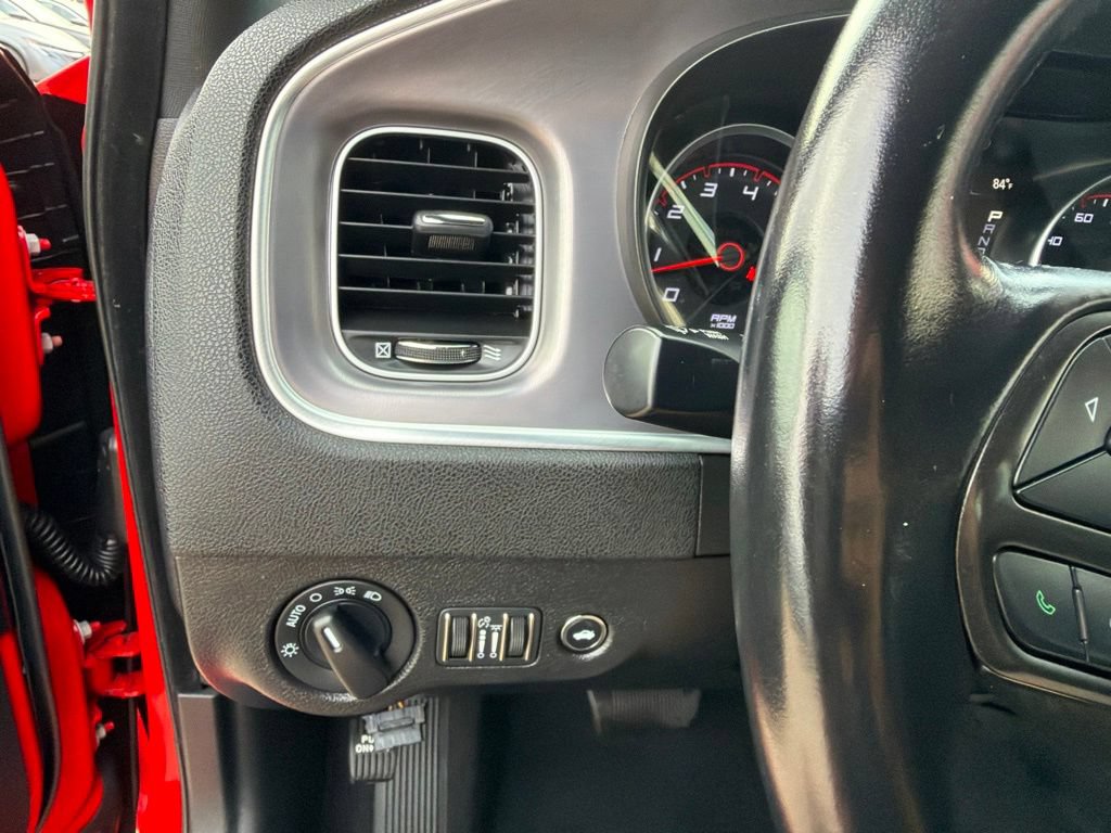 Used 2022 Dodge Charger SXT RWD image 27