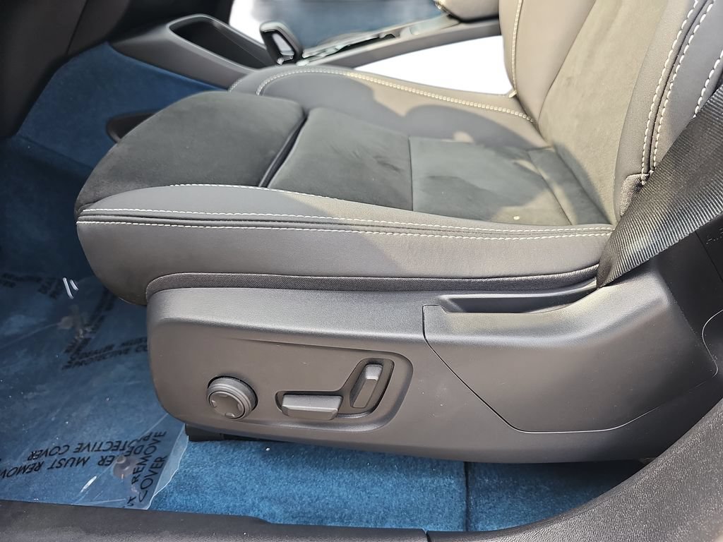 Used 2023 Volvo C40 P8 Recharge Ultimate w/ Protection Package Premier AWD/4WD image 28