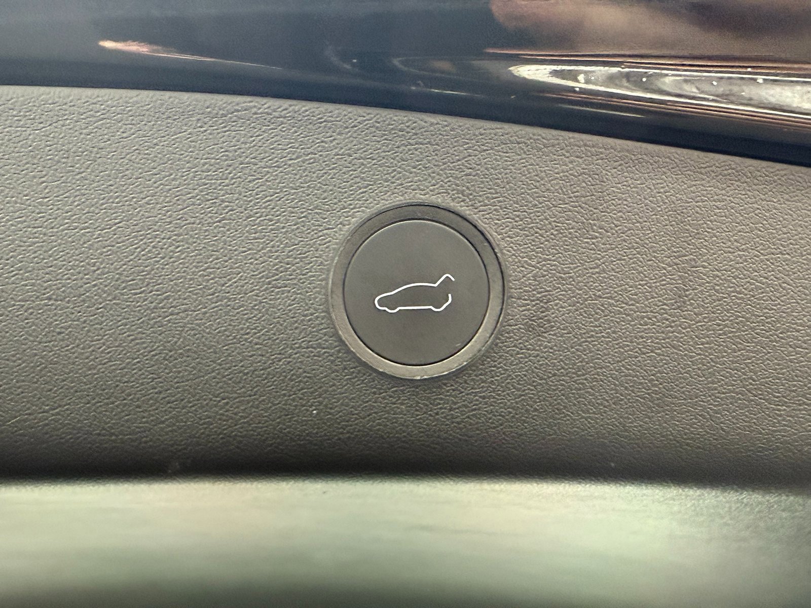 Used 2023 Tesla Model 3 Standard Range image 11