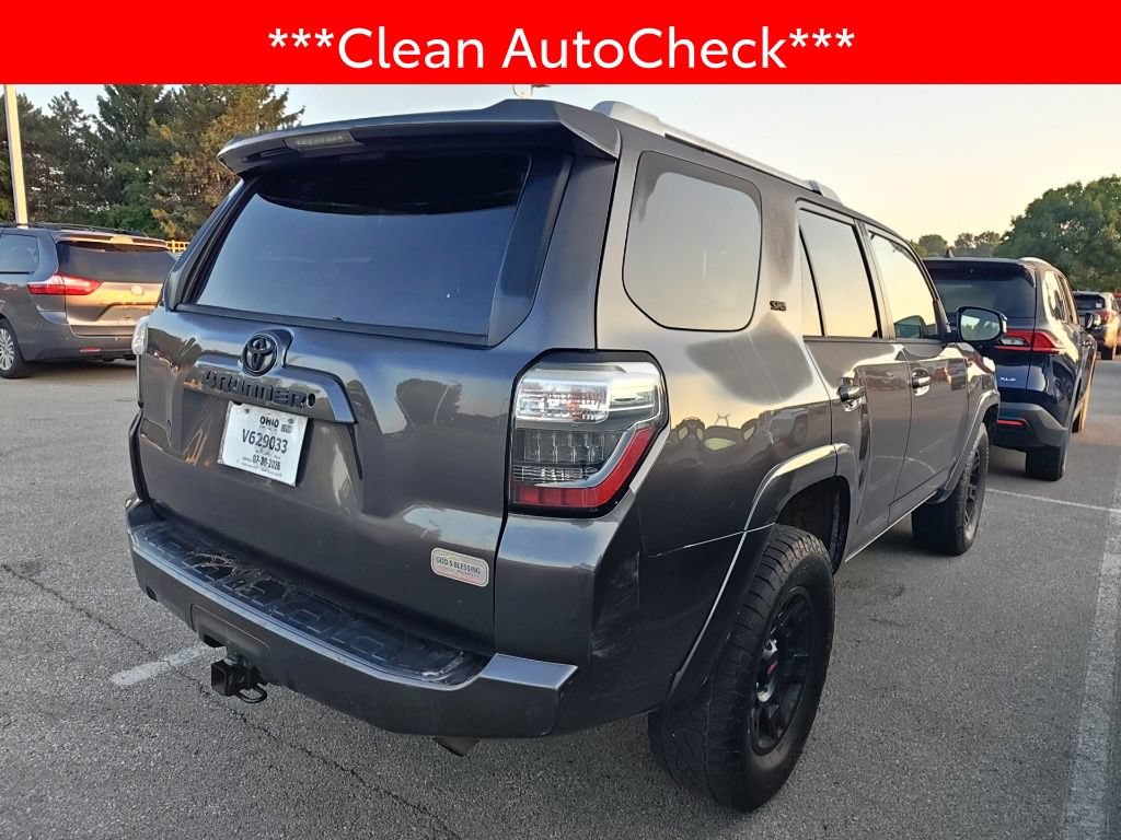 Used 2017 Toyota 4Runner SR5 AWD/4WD image 4