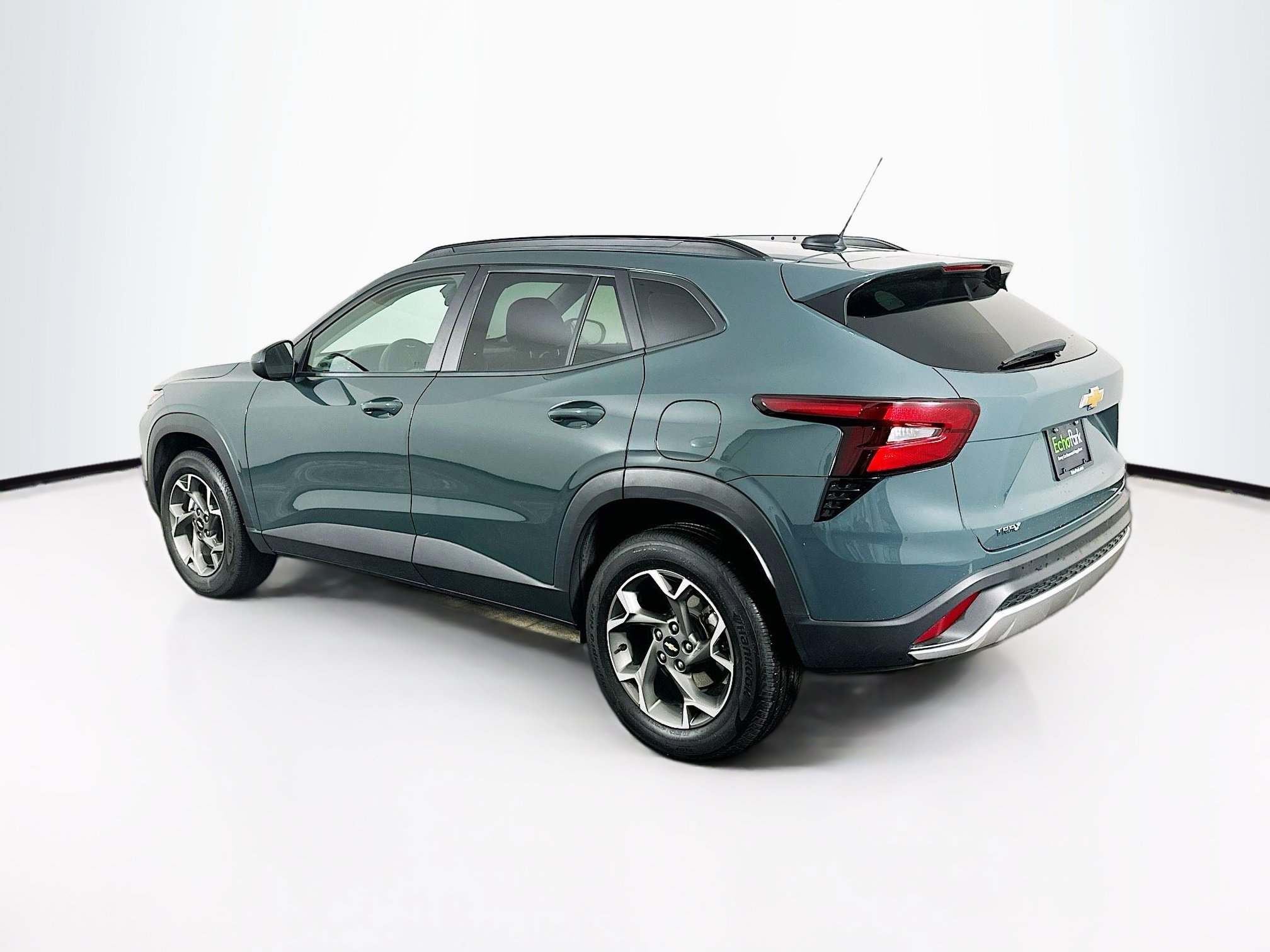 Used 2025 Chevrolet Trax LT image 5
