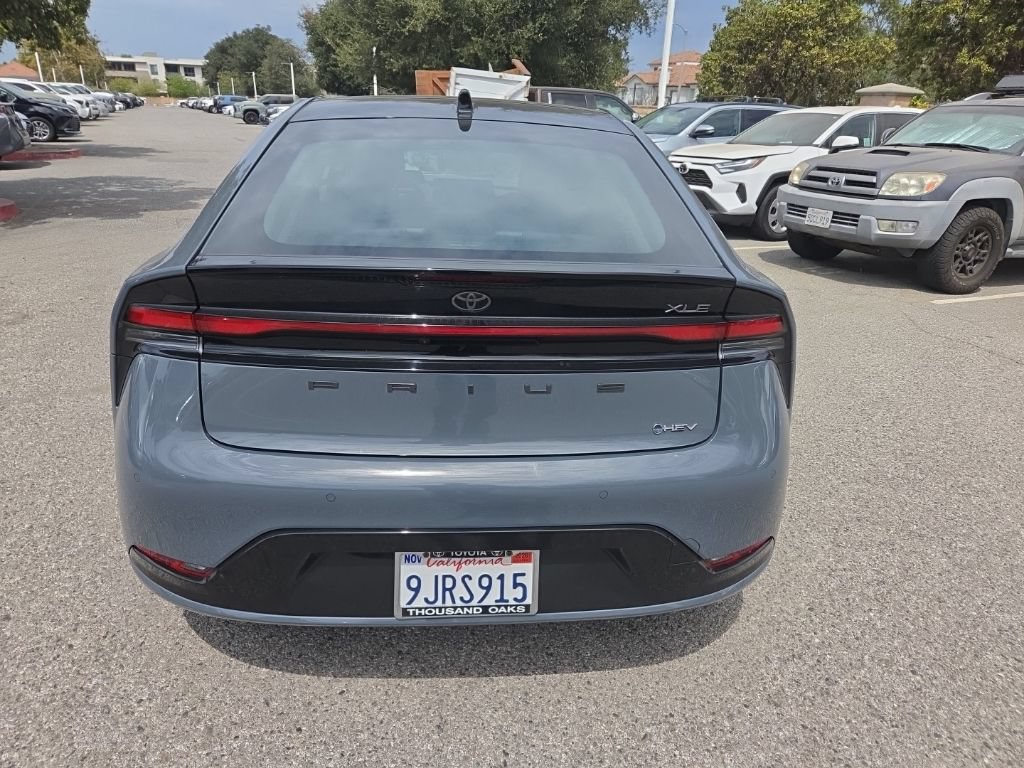 Used 2024 Toyota Prius XLE FWD image 4