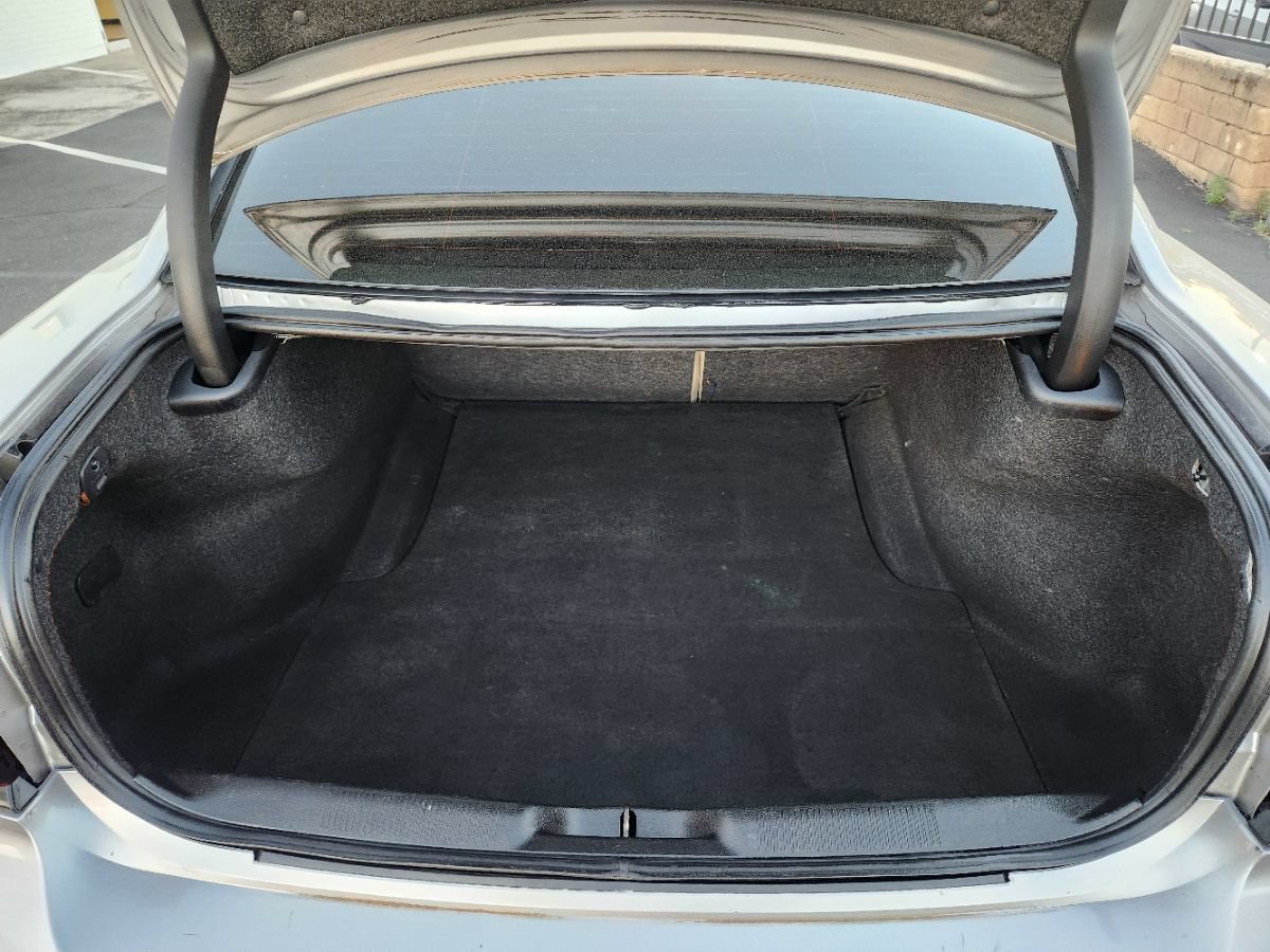 Used 2011 Dodge Charger SE RWD image 12