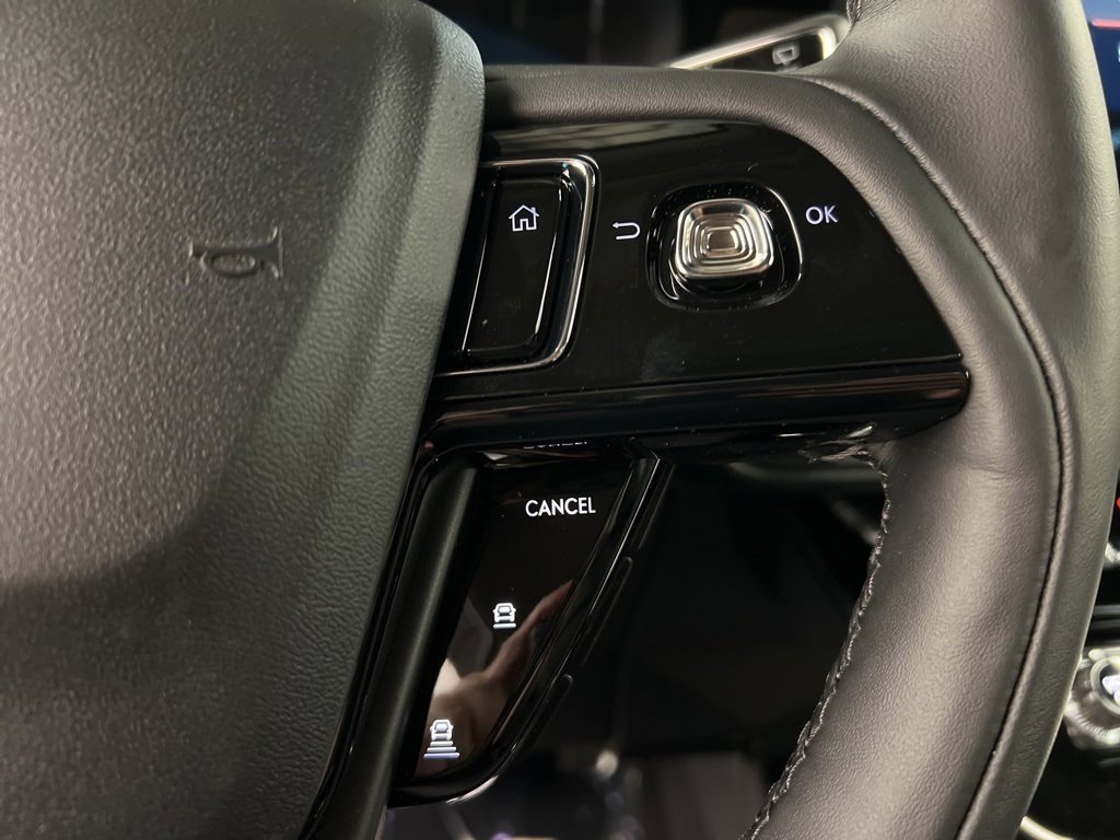 Used 2025 Lincoln Corsair Reserve w/ Jet Appearance Package image 17