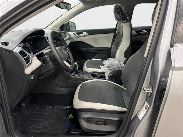 New 2025 Volkswagen Taos SE image 14
