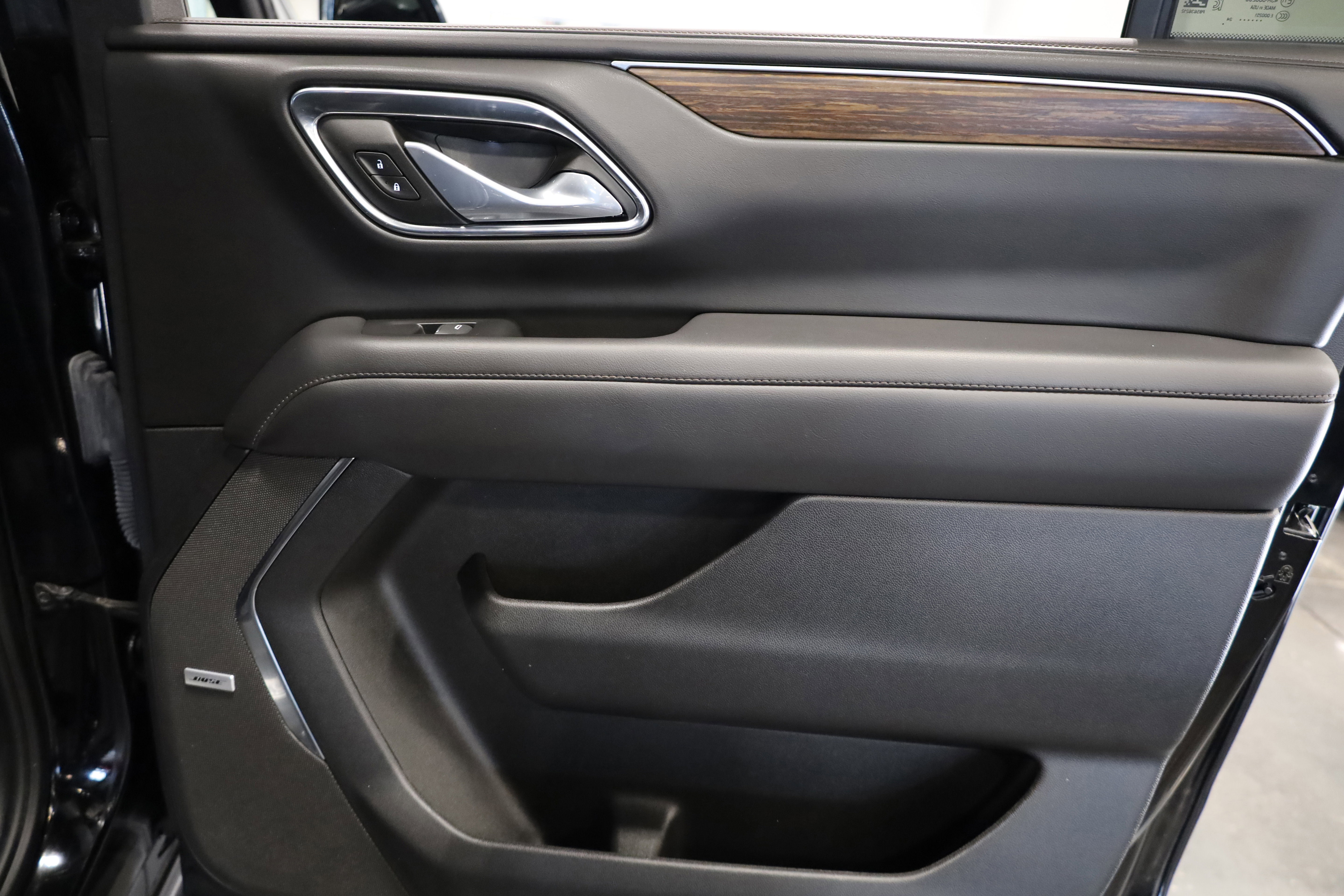 Used 2024 Chevrolet Suburban High Country w/ Advanced Technology Package image 38