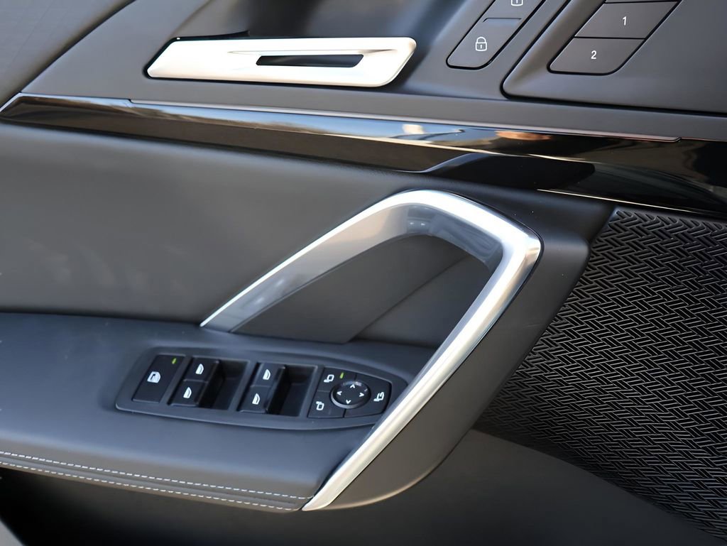 Certified 2025 BMW X2 xDrive28i w/ Technology Package image 41