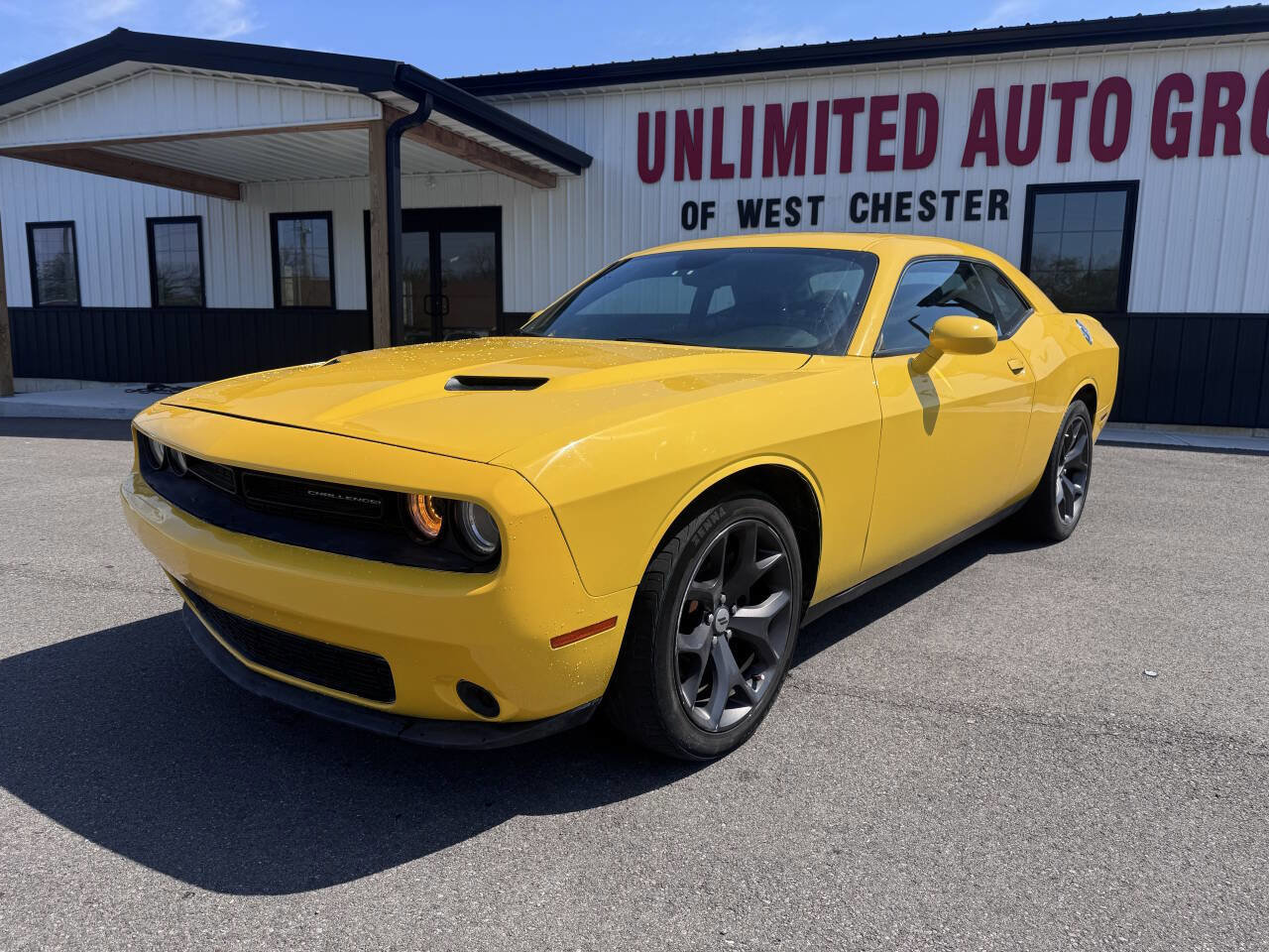 Used 2017 Dodge Challenger SXT Plus image 2
