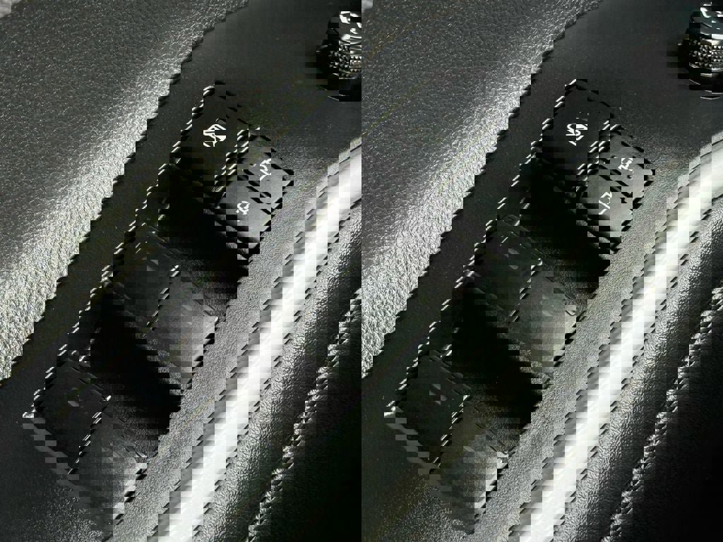 Used 2025 Toyota Highlander LE image 19