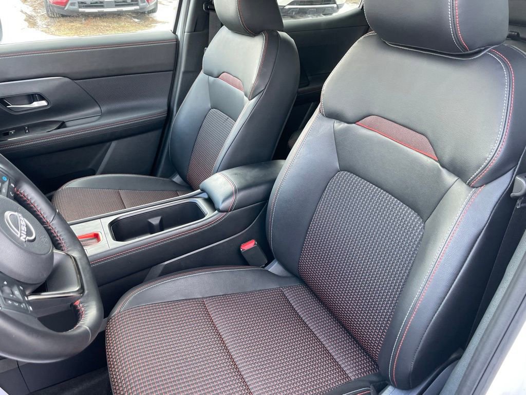 Certified 2025 Nissan Kicks SR w/ SR Premium Package image 7