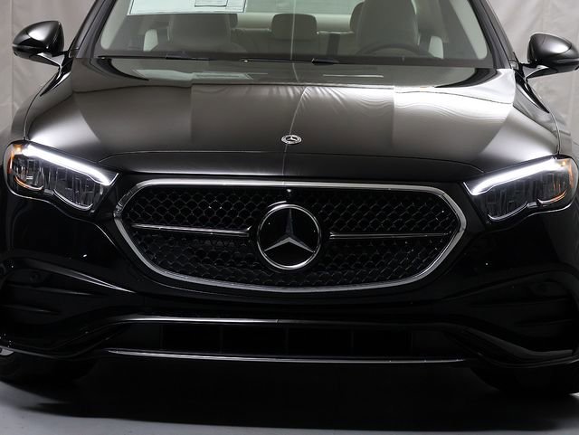 New 2026 Mercedes-Benz E 350 4MATIC Sedan image 6