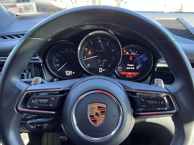 Certified 2023 Porsche Macan AWD/4WD image 19