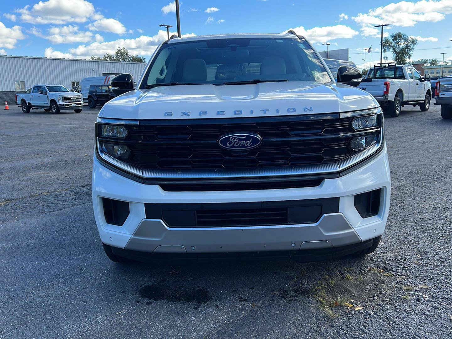 Used 2026 Ford Expedition Platinum w/ Platinum Ultimate Package AWD/4WD image 17