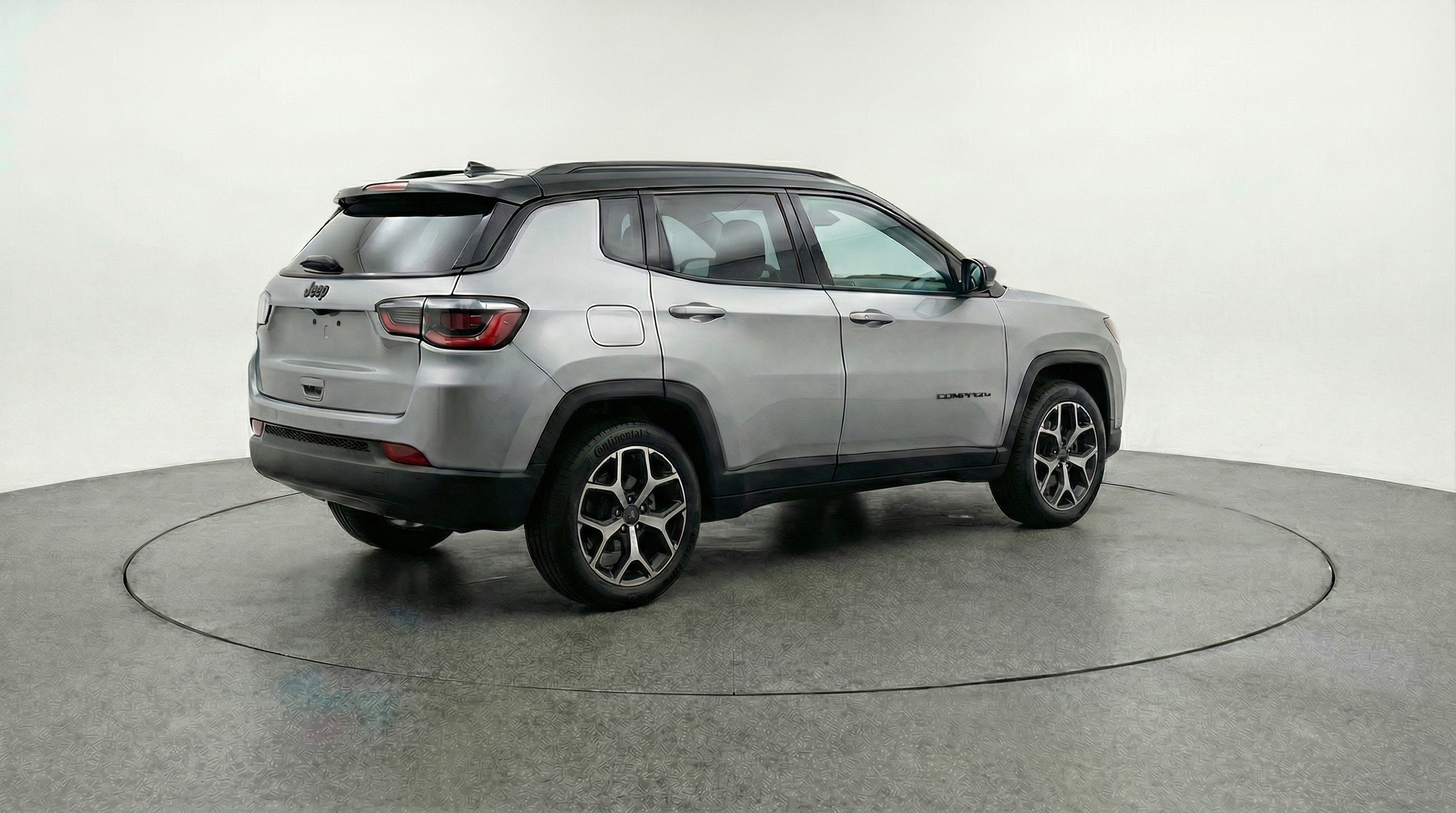 Used 2025 Jeep Compass Limited image 9