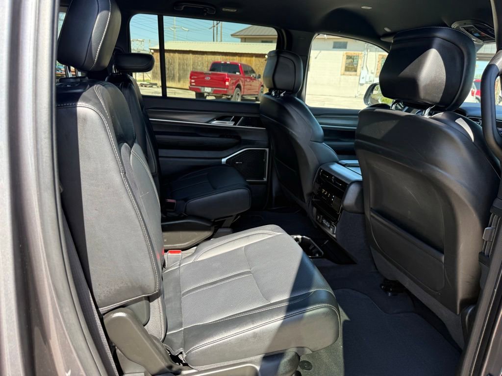 Used 2024 Jeep Wagoneer Series III image 19