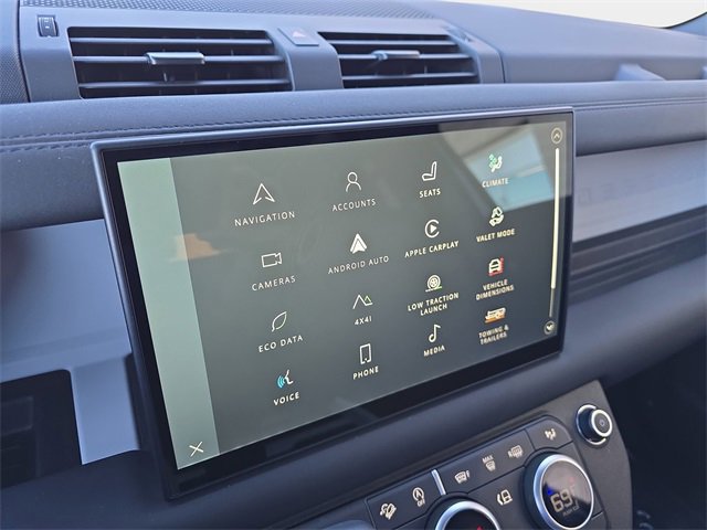 Used 2025 Land Rover Defender 90 S image 21