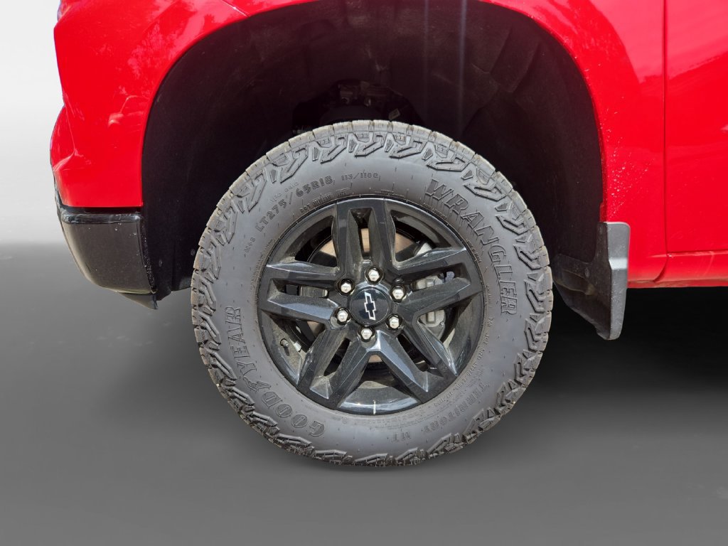 Used 2025 Chevrolet Silverado 1500 Custom Trail Boss w/ Dark Appearance Package AWD/4WD image 16